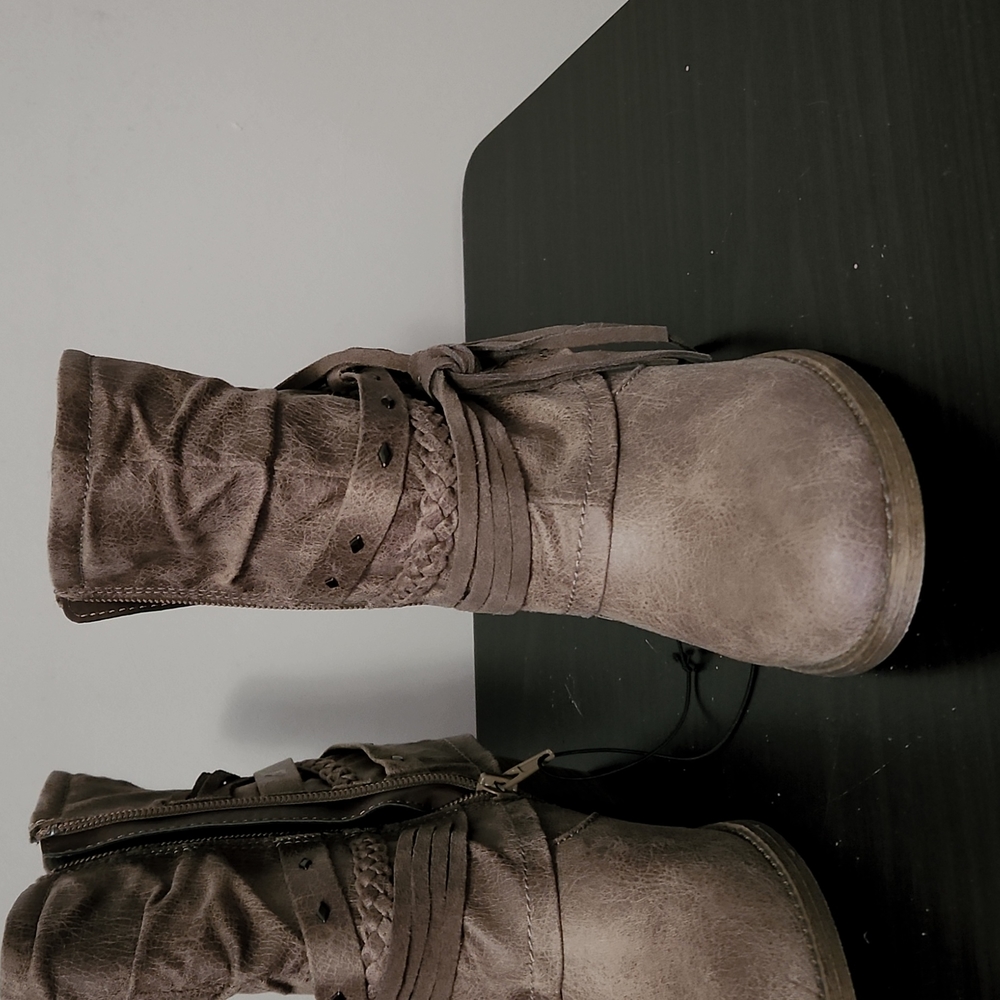 NWOT- POP Women's Boots
